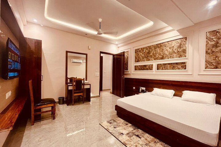 Room 7 of 24