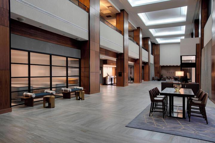Lobby lounge