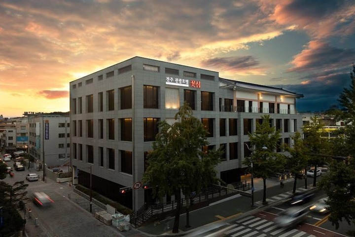 Exterior of Jeonju Tourist Hotel Kkotsim