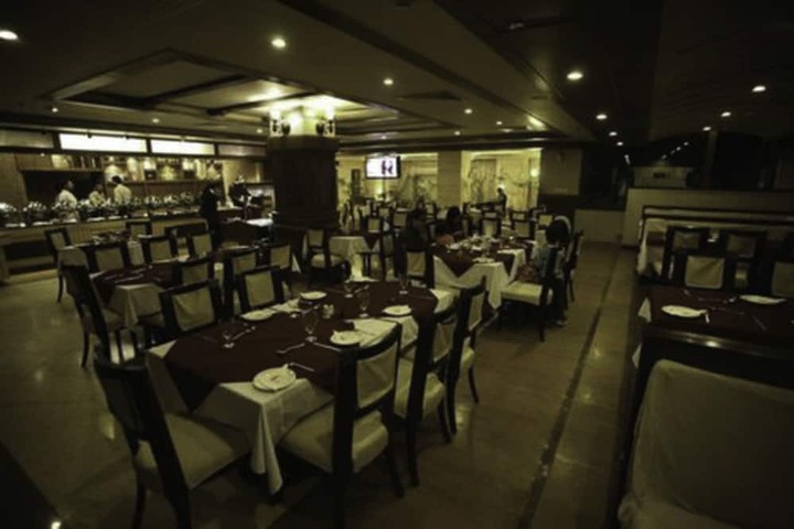Dining 44 of 63