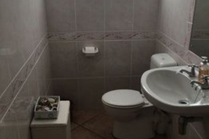 Room 6 of 25