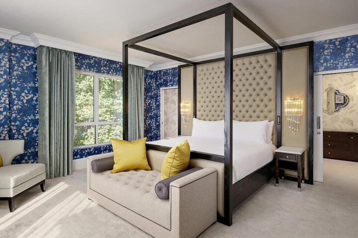 Room 92 of 111