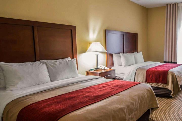 1 Queen Bed Accessible (1 of 8)