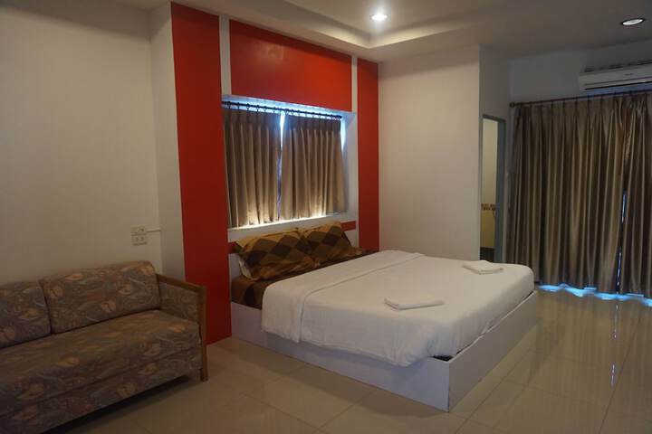 Room 6 of 29