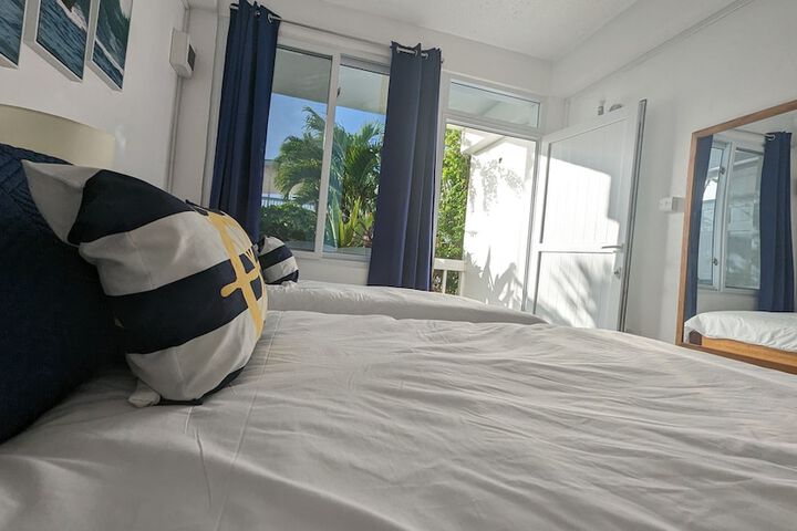 Room 2 of 98