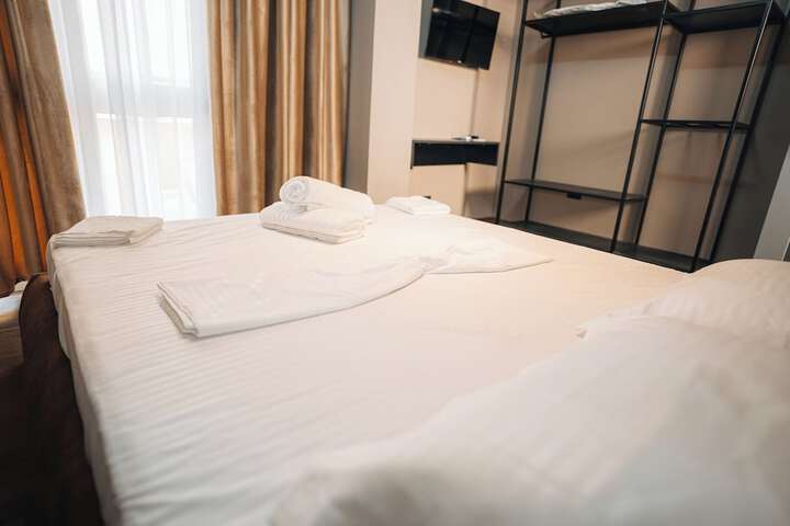 Room 30 of 50