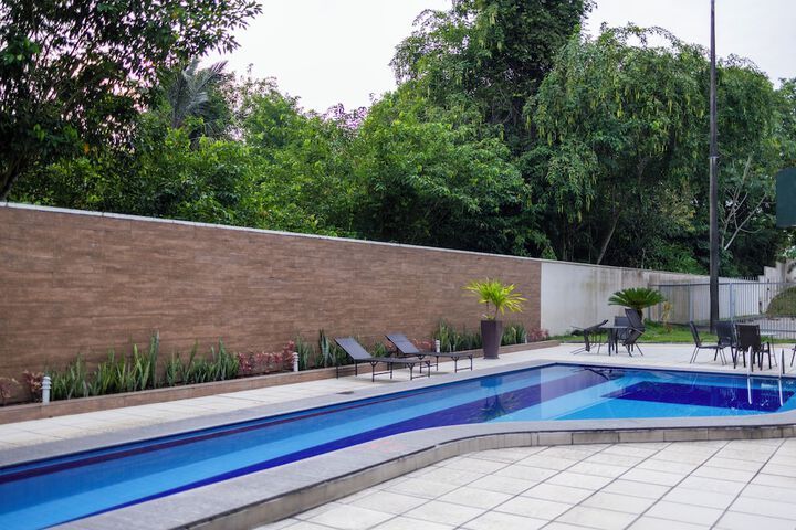 Pools & Facilities