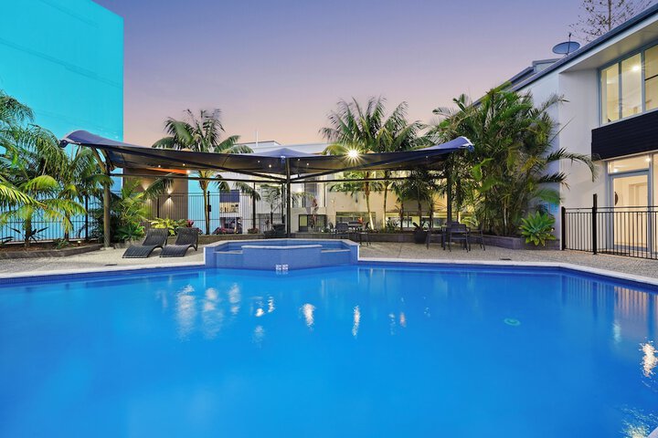 Pool 57 of 76
