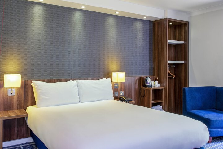 Room 7 of 52