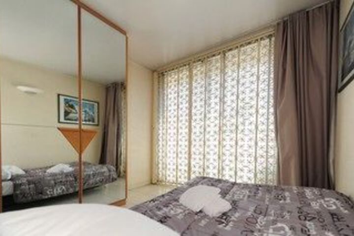 Room 5 of 31