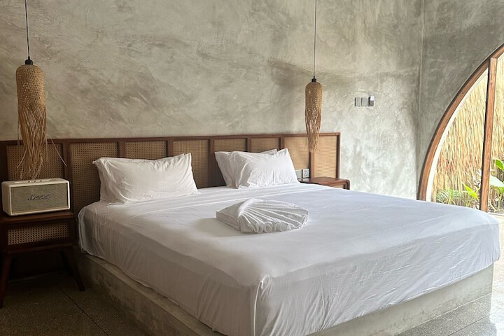Room 2 of 29