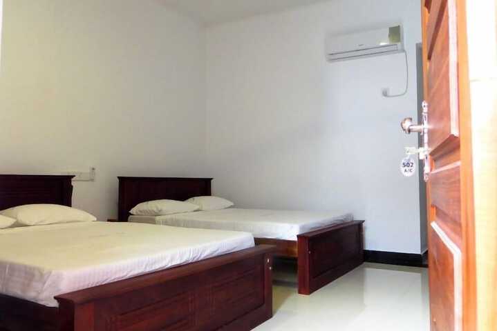 Room 9 of 17