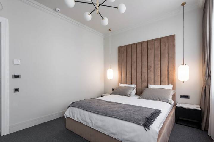 Room 85 of 208