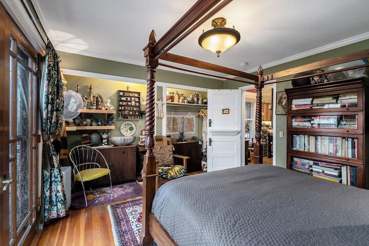 Room 14 of 36