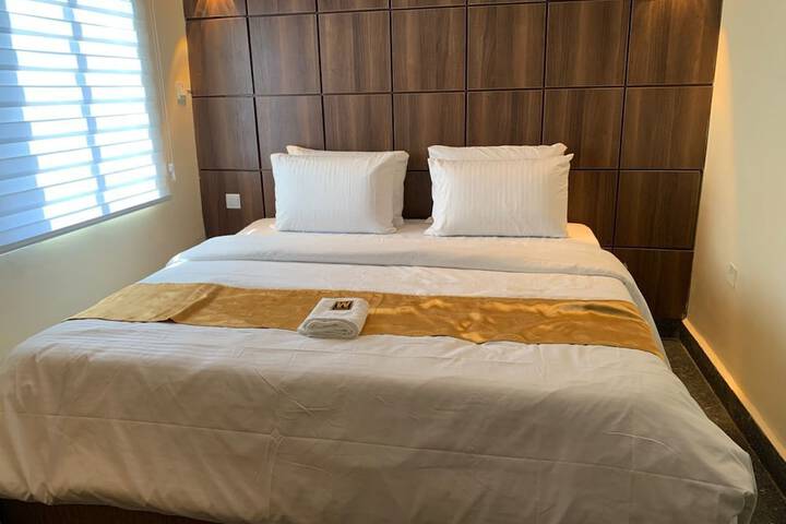 Room 8 of 20