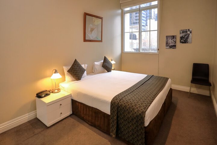 Room 6 of 68