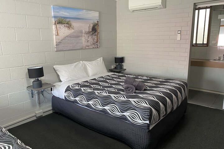 Room 4 of 43