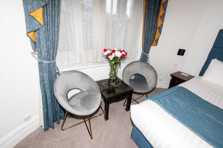 Room 42 of 128