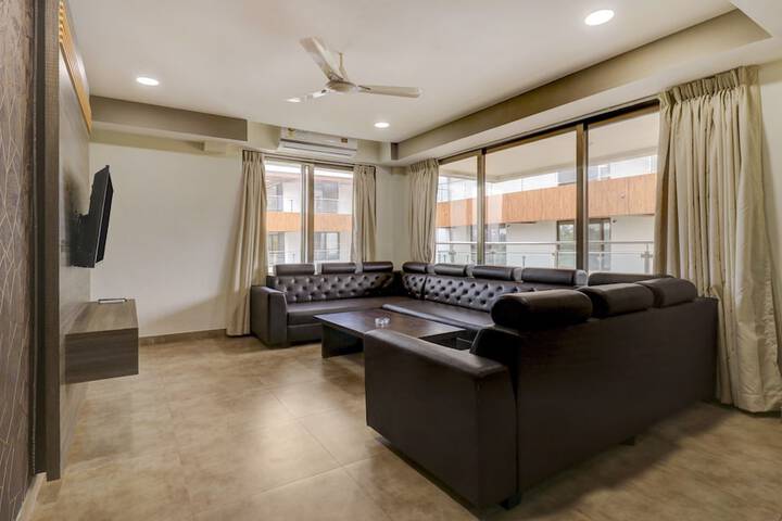 Hotel Interior 8 of 35