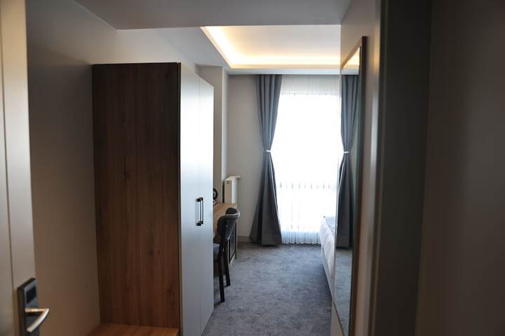Room 26 of 39