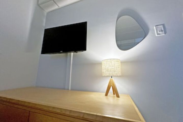 Room 28 of 258