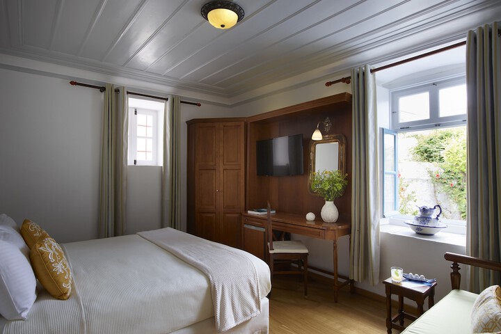 Room 8 of 75