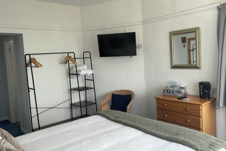 Room 10 of 40