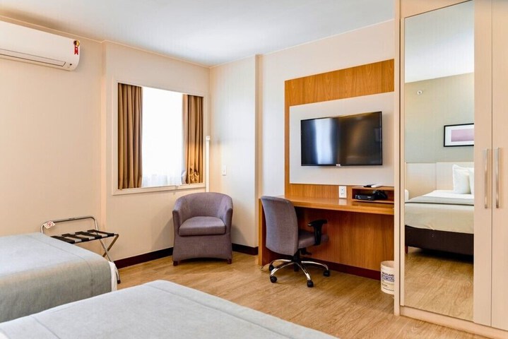 Room 16 of 62