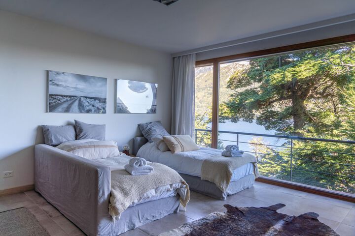 Room 42 of 47