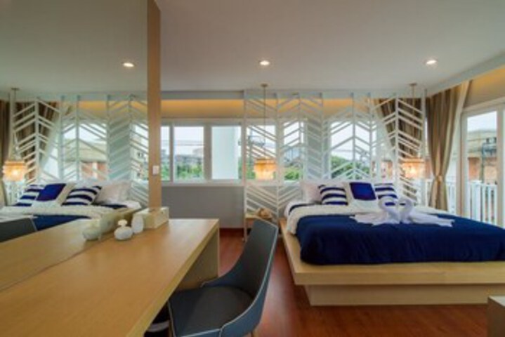 Room 21 of 33