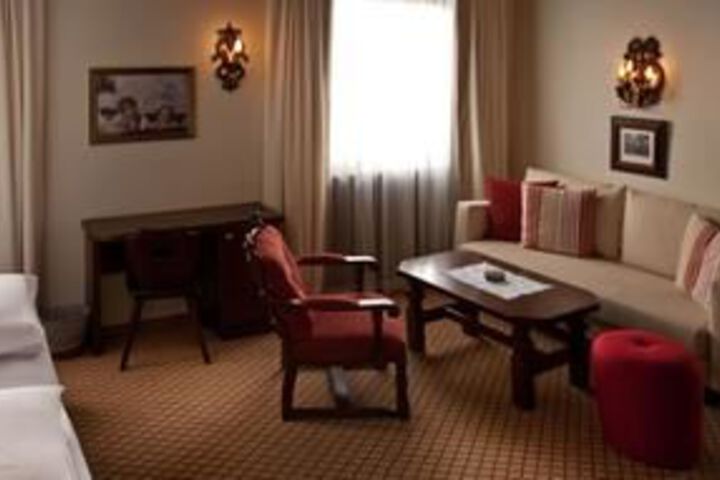 Room 25 of 43