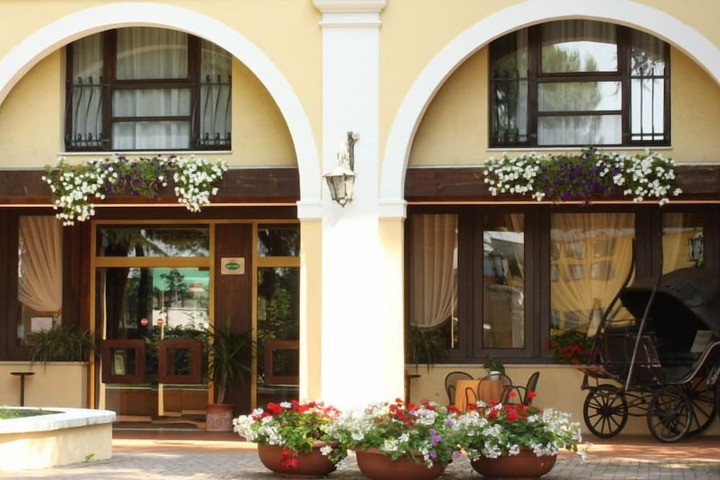 Hotel 27 of 34