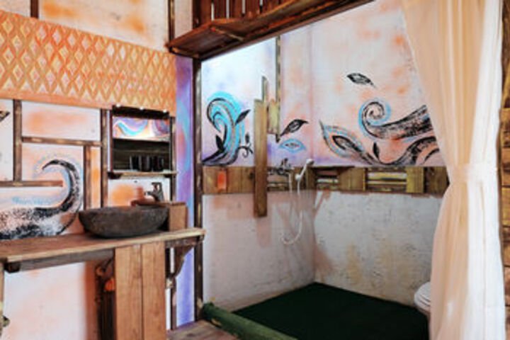 Room 9 of 36