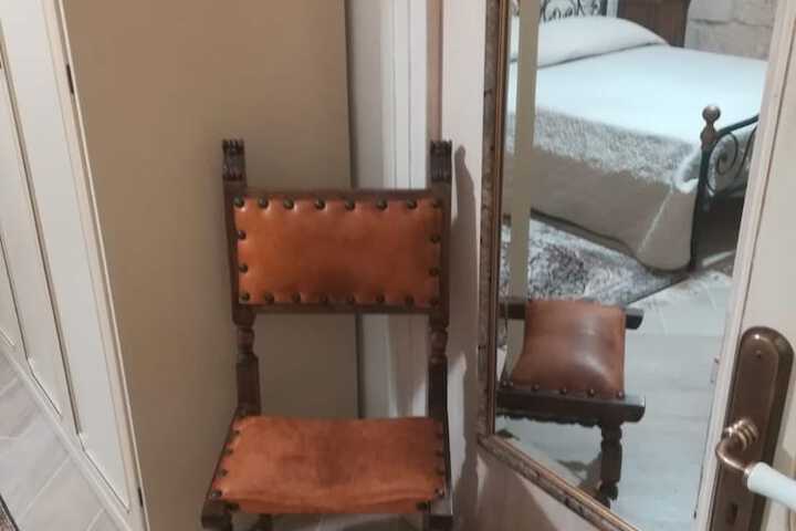 Room 8 of 28