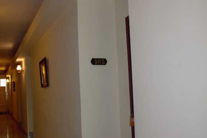 Ballroom/Hall 54 of 60