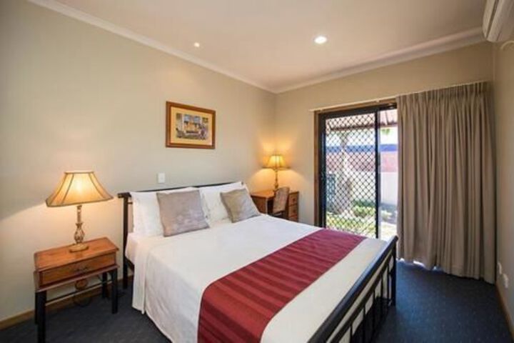 Room 5 of 24