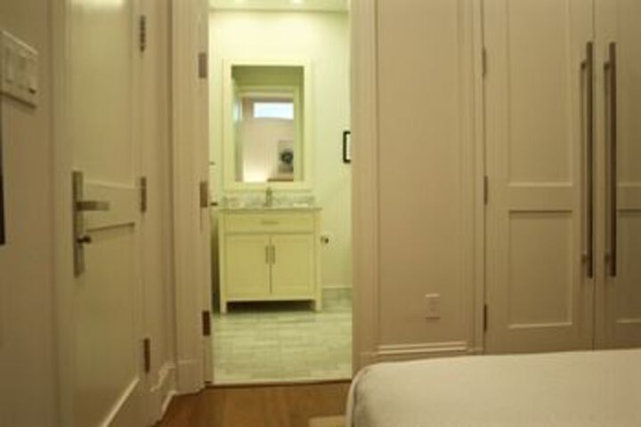 Room 9 of 15