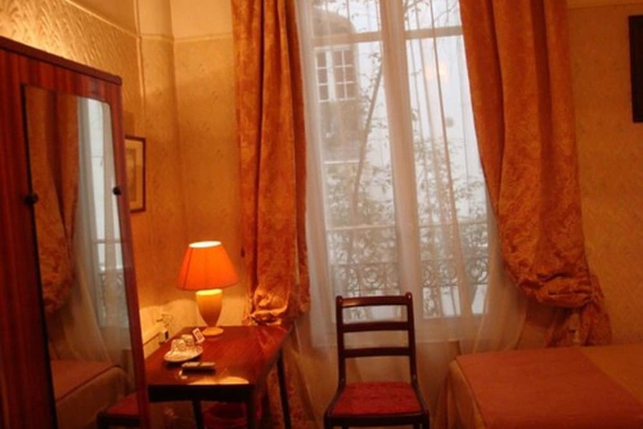 Room 15 of 41