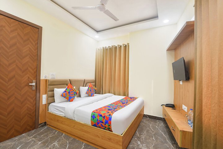 Room 19 of 25