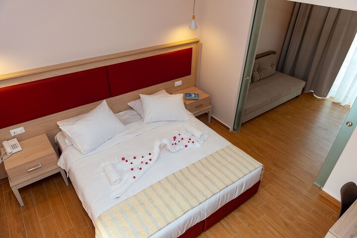 Room 10 of 69