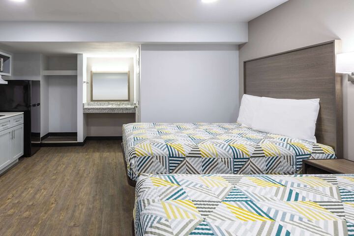 Room 15 of 27