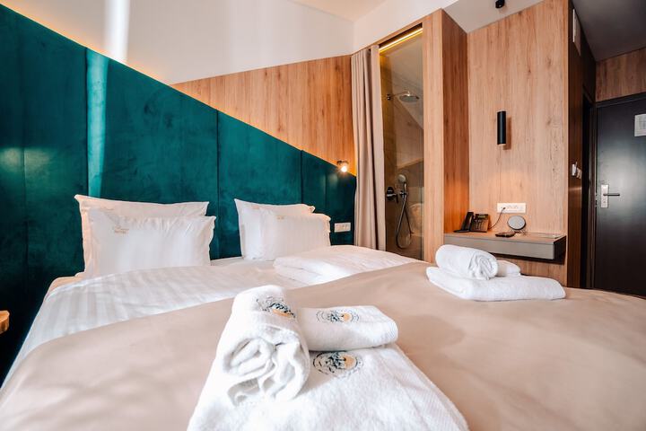Room 2 of 8