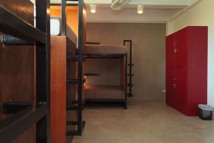 Room 9 of 50