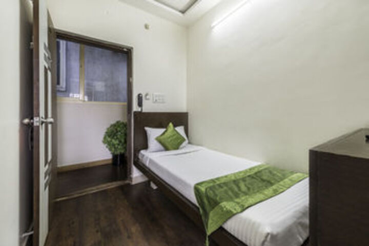 Room 10 of 22