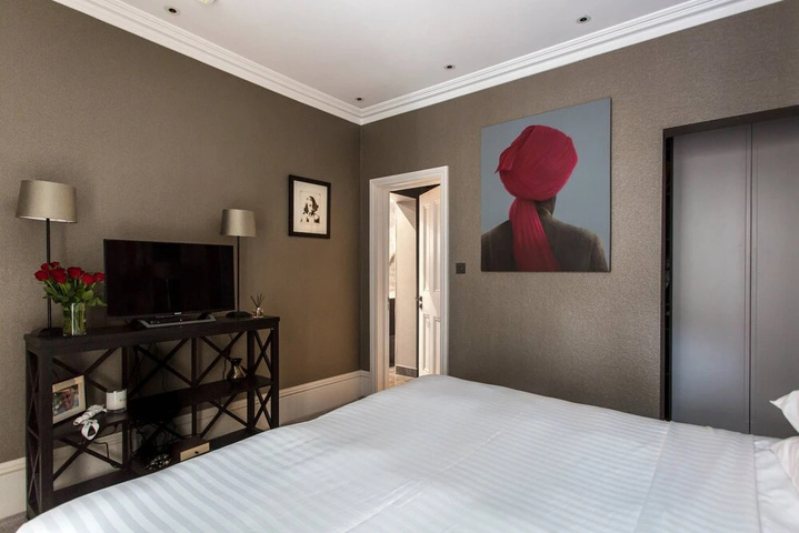 Room 3 of 14