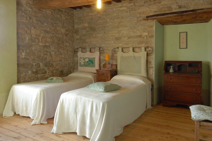 Room 6 of 27