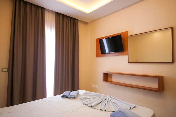 Room 10 of 24