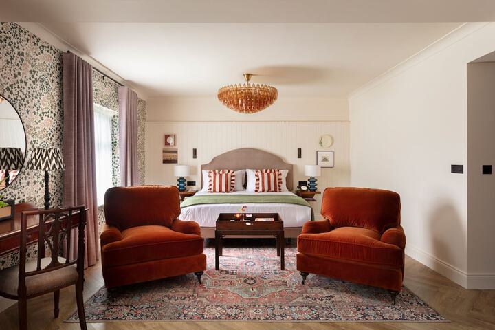 Room 9 of 63