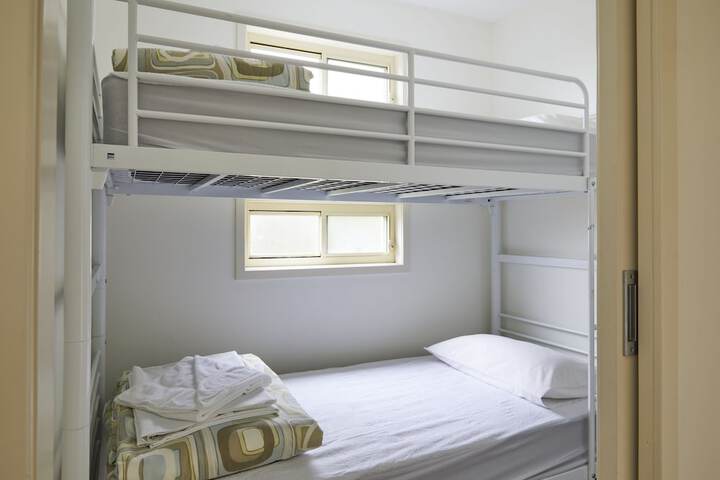 Room 8 of 42