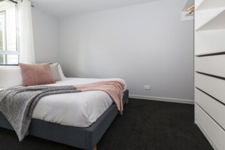 Room 13 of 17